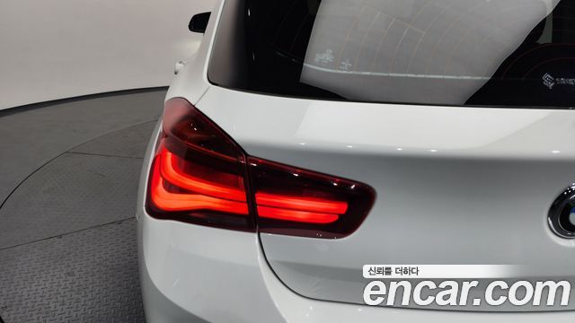 BMW 1-Series 2018 — photo 9