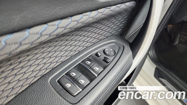 BMW 1-Series 2018 — photo 27