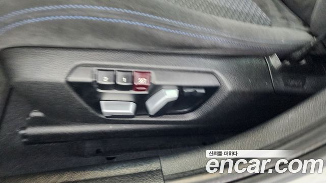 BMW 1-Series 2018 — photo 32