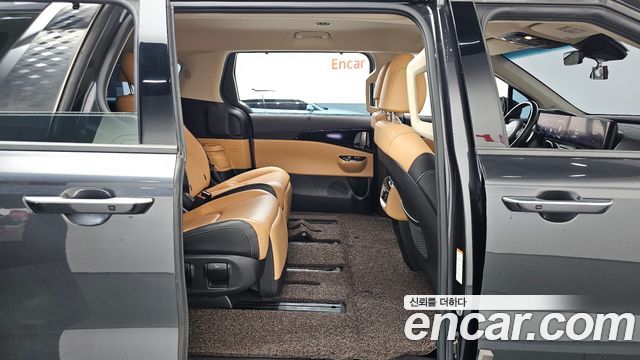 Kia Canival 2022 — photo 16