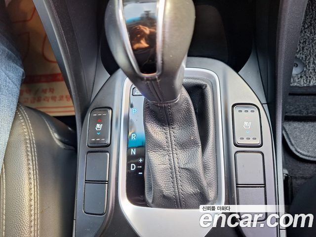 Hyundai Santafe 2017 — photo 11