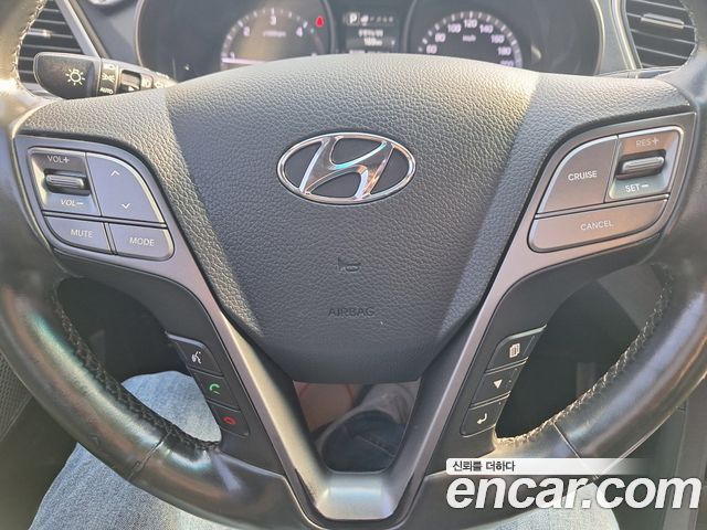 Hyundai Santafe 2017 — photo 13