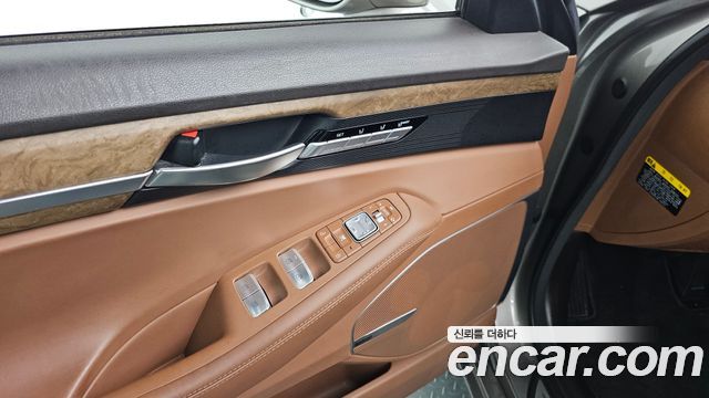 Genesis G90 2019 — photo 24