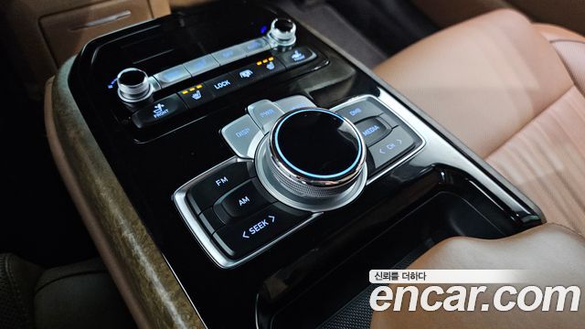 Genesis G90 2019 — photo 26