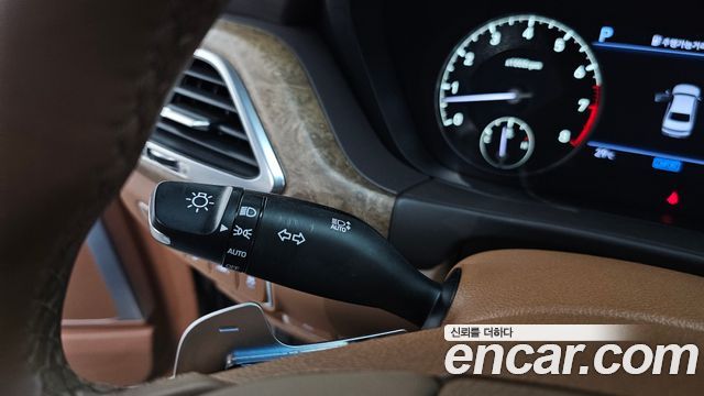 Genesis G90 2019 — photo 31