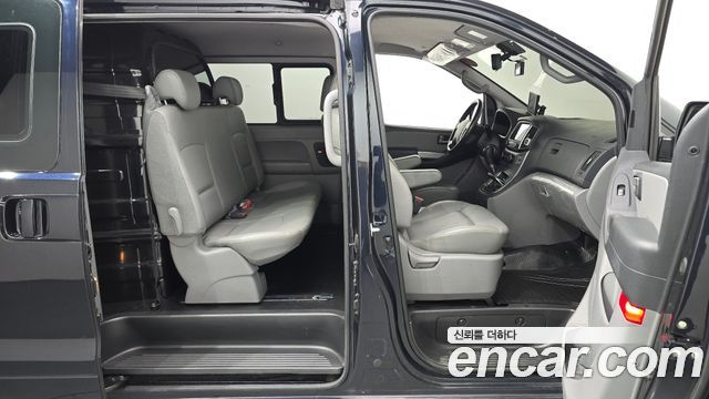 Hyundai Starex 2021 — photo 17