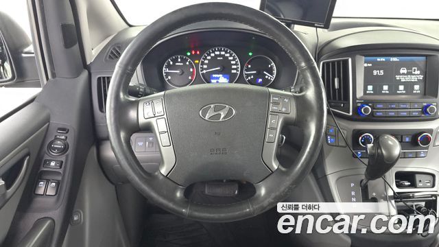 Hyundai Starex 2021 — photo 19
