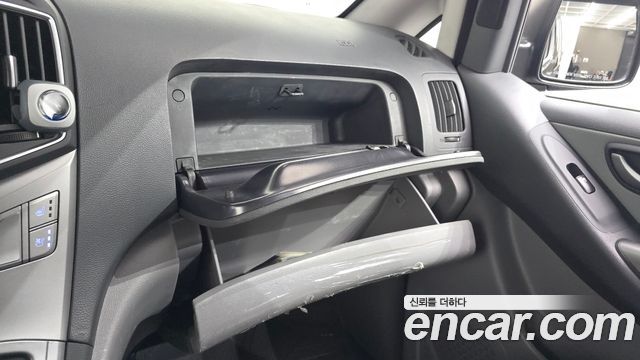 Hyundai Starex 2021 — photo 22