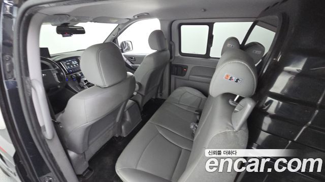 Hyundai Starex 2021 — photo 16
