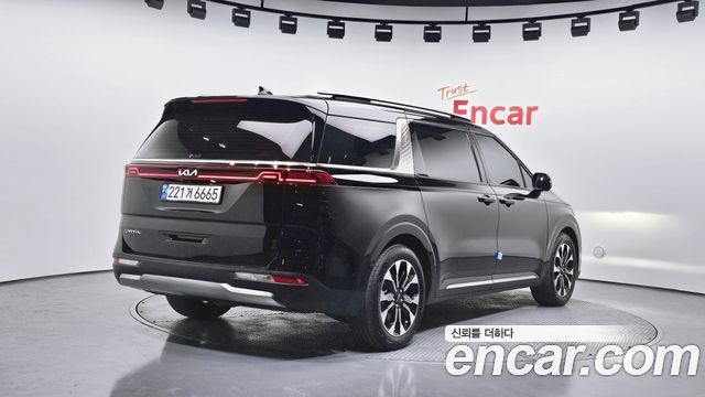 Kia Canival 2023 — photo 2