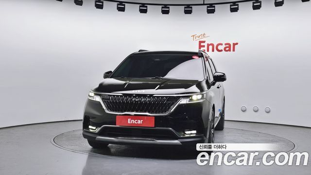 Kia Canival 2023 — photo 3