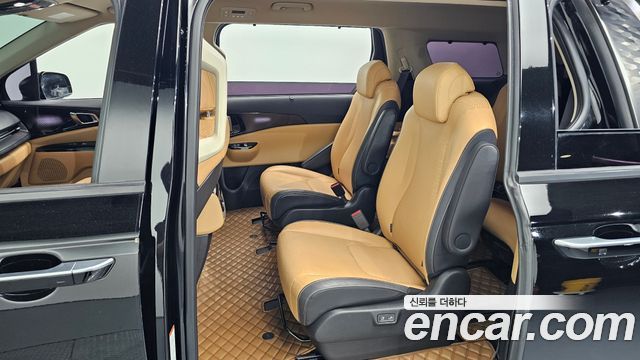 Kia Canival 2023 — photo 17