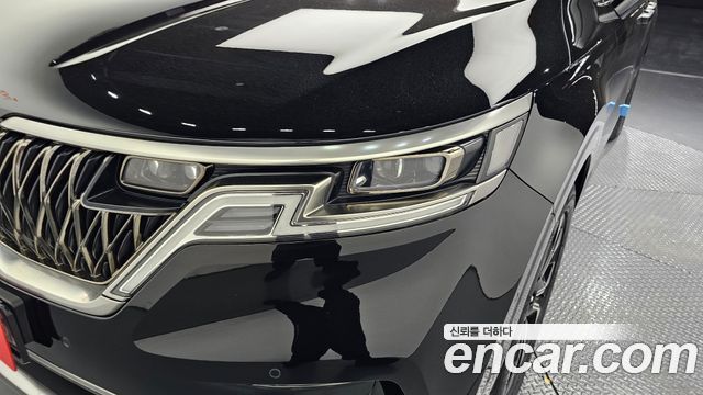 Kia Canival 2023 — photo 8