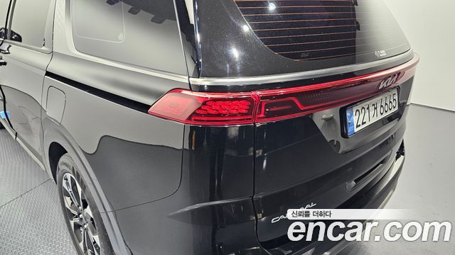 Kia Canival 2023 — photo 9