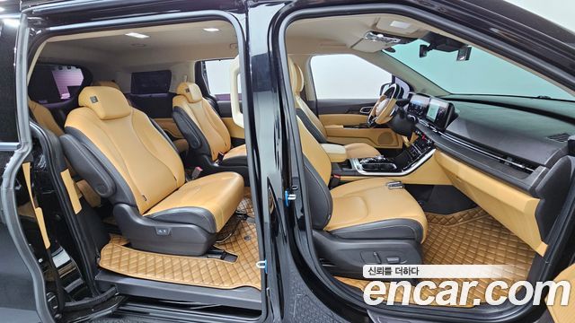 Kia Canival 2023 — photo 16