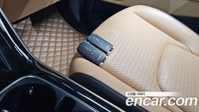 Kia Canival 2023 — photo 30