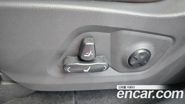 KG Mobility Rexton 2022 — photo 32