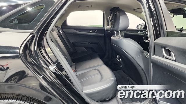 Kia K5 2021 — photo 11