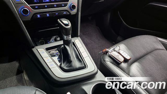 Hyundai AVANTE 2016 — photo 9