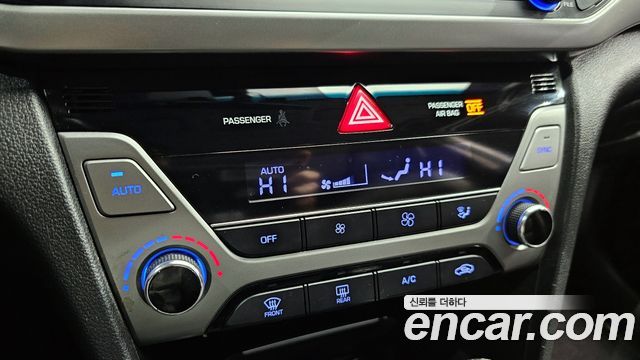 Hyundai AVANTE 2016 — photo 15