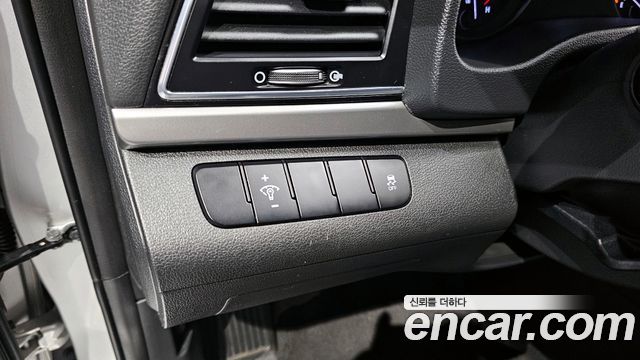 Hyundai AVANTE 2016 — photo 19