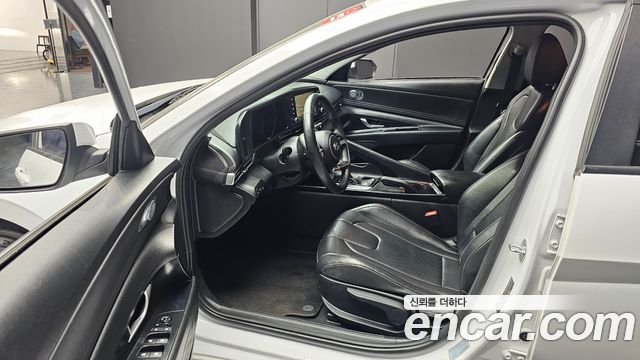 Hyundai AVANTE 2021 — photo 13