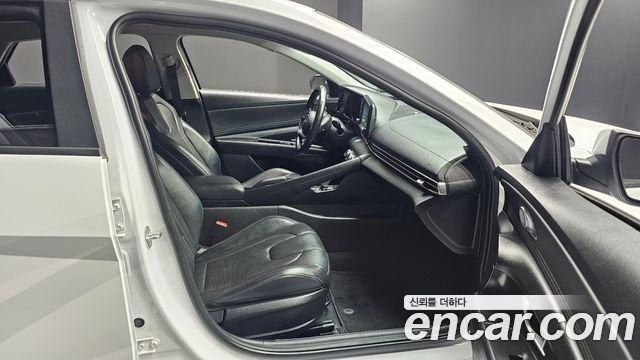 Hyundai AVANTE 2021 — photo 17