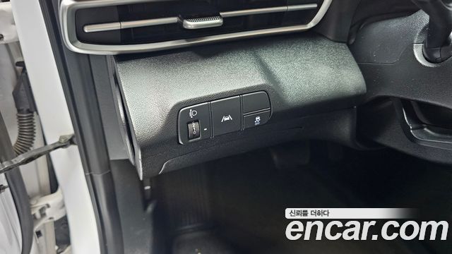 Hyundai AVANTE 2021 — photo 23