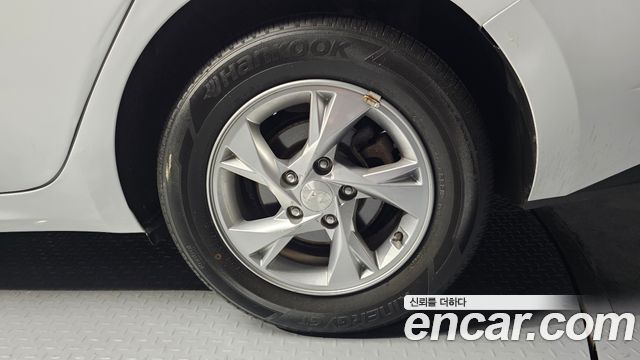Hyundai AVANTE 2021 — photo 7
