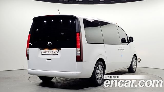 Hyundai Staria 2022 — photo 2