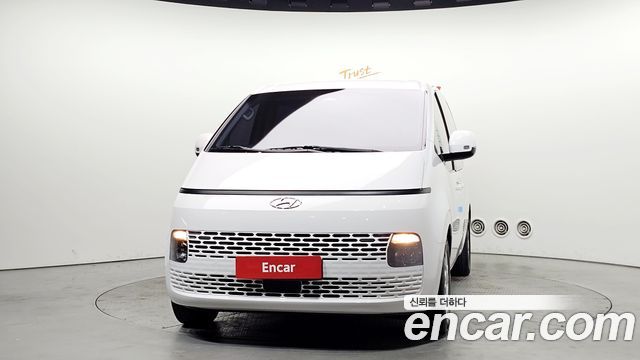 Hyundai Staria 2022 — photo 3