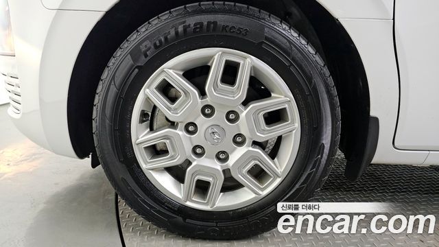 Hyundai Staria 2022 — photo 5