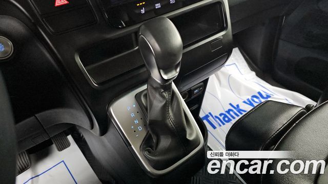 Hyundai Staria 2022 — photo 9