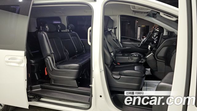 Hyundai Staria 2022 — photo 11