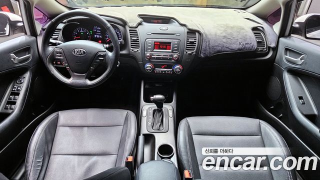 Kia K3 2015 — photo 10