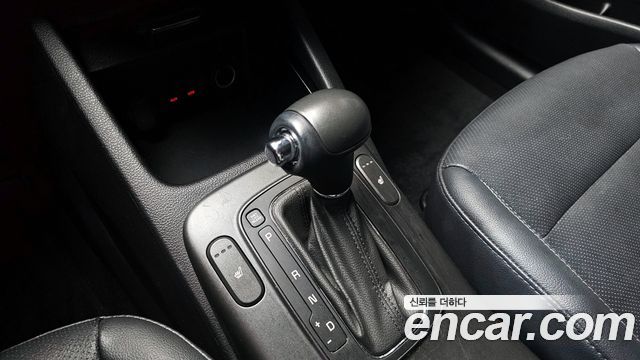 Kia K3 2015 — photo 12
