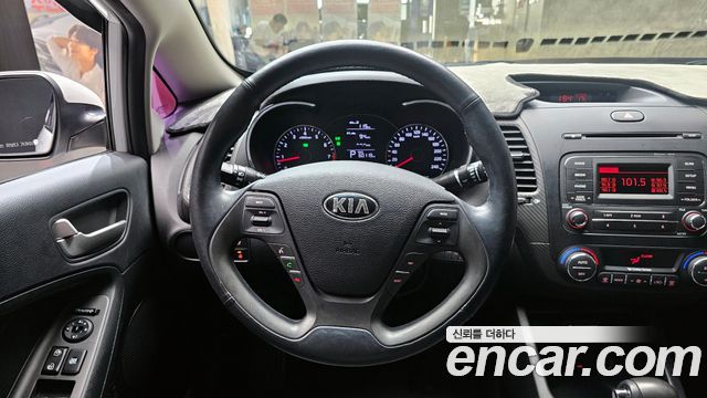 Kia K3 2015 — photo 19