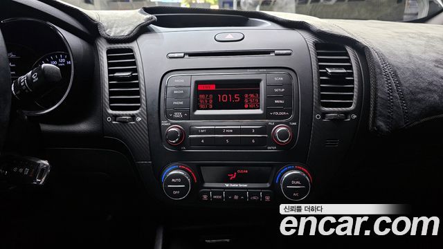 Kia K3 2015 — photo 20