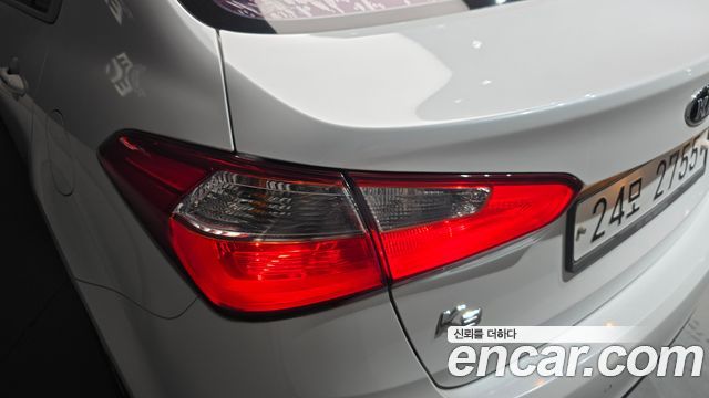 Kia K3 2015 — photo 9