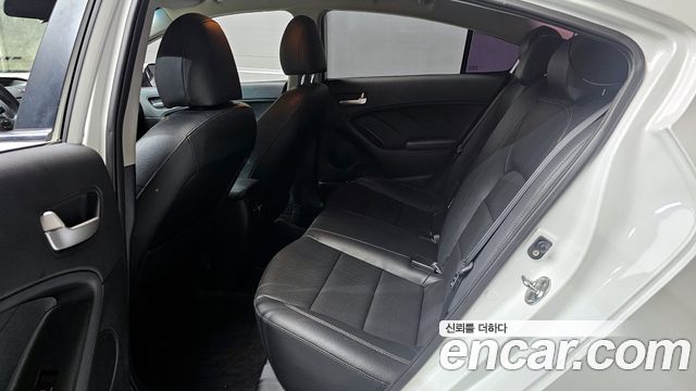 Kia K3 2015 — photo 16