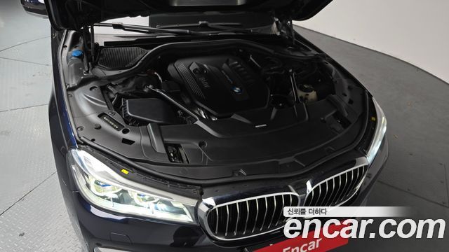 BMW 7-Series 2018 — photo 6