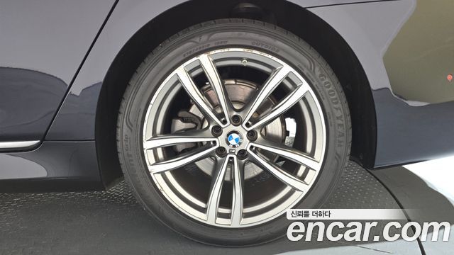 BMW 7-Series 2018 — photo 7