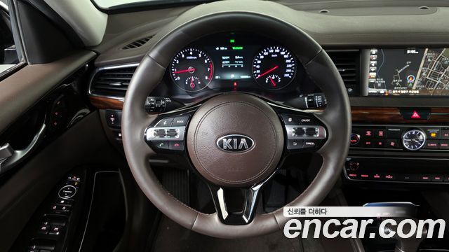 Kia K7 2017 — photo 14