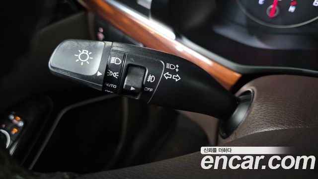 Kia K7 2017 — photo 18
