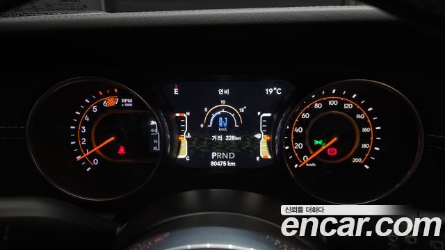 Jeep Wrangler 2019 — photo 11