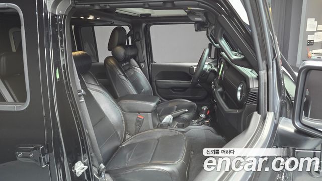 Jeep Wrangler 2019 — photo 18