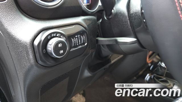 Jeep Wrangler 2019 — photo 20