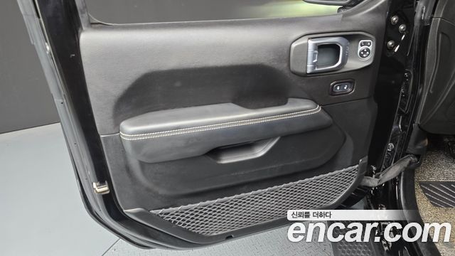 Jeep Wrangler 2019 — photo 14