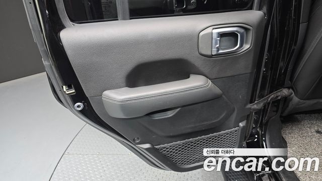 Jeep Wrangler 2019 — photo 15