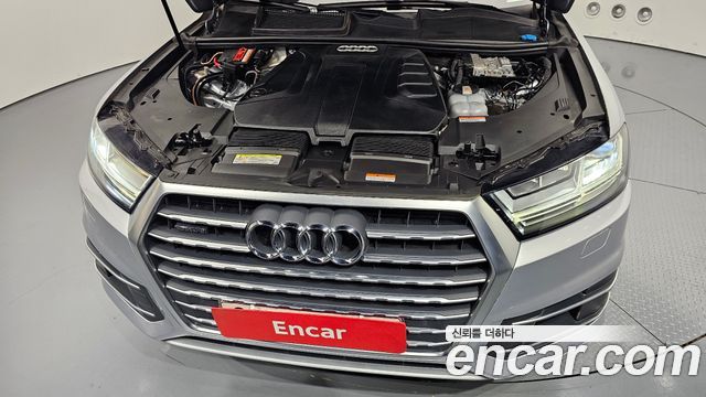 Audi Q7 2019 — photo 6